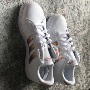 NWT Adidas Baseline sneakers size 2